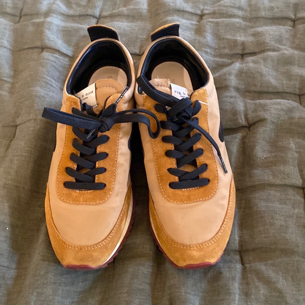 RAG & BONE retro runner and mustard color US size 9 EU size 39
